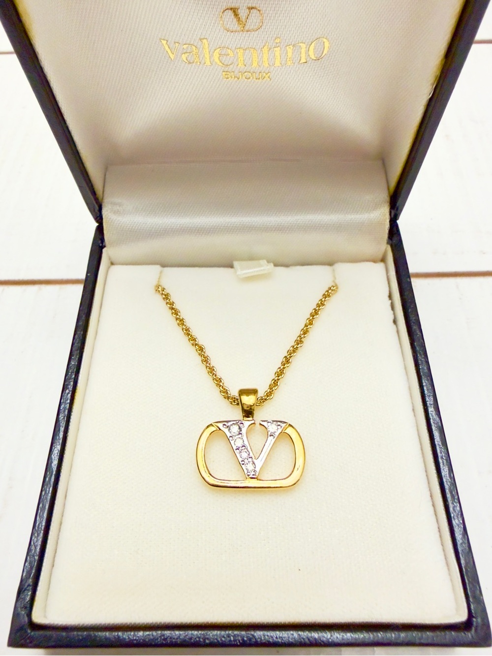 New Valentino Garavani Gold V Logo Necklace
